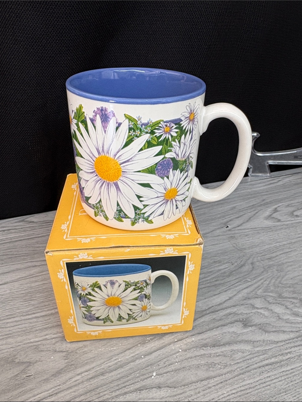 Ceramic Daisy Floral Mug with Blue Interior